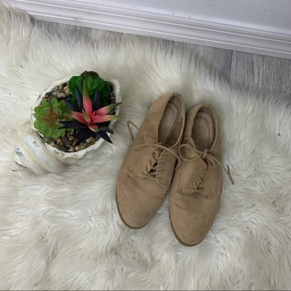 Women’s basic Forever 21 faux suede tan loafer 8 - Picture 3 of 7